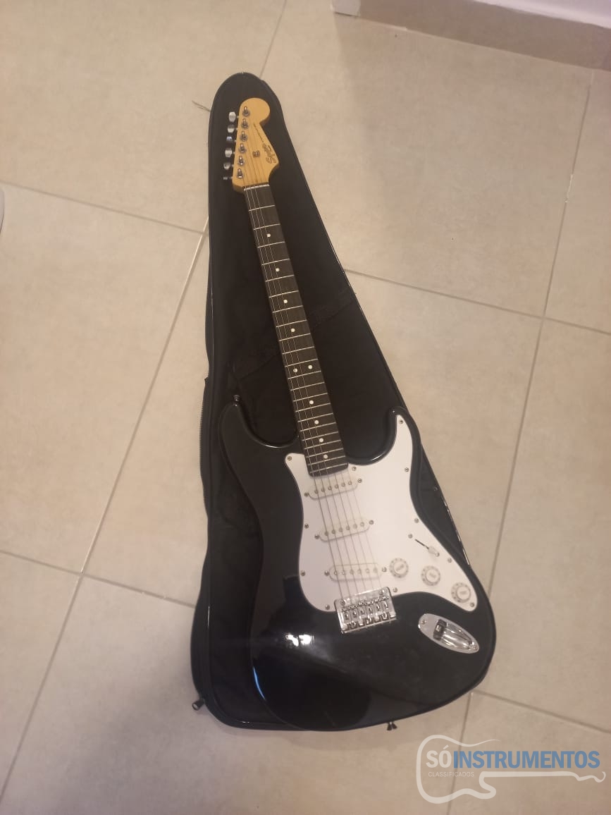 Guitarra Stratocaster Squier