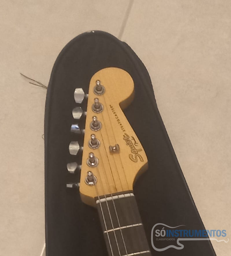 Guitarra Stratocaster Squier